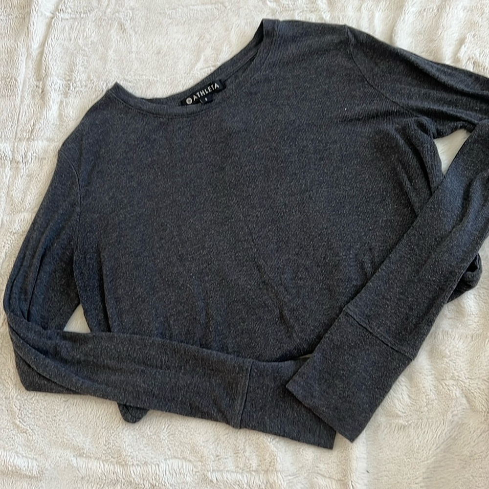 Athleta grey ribbed long sleeve. Size 6